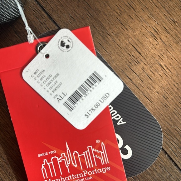 NEW with Tags! Free People messenger bag. Bag has a lifetime warranty - Picture 8 of 9